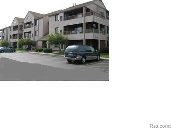 2445 Riverside Dr #60, Trenton, MI 48183