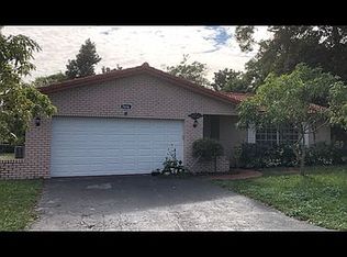 7816 NW 41st St, Coral Springs, FL 33065