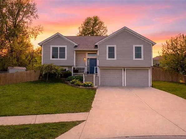 1004 Sloan Cir, Kearney, MO 64060