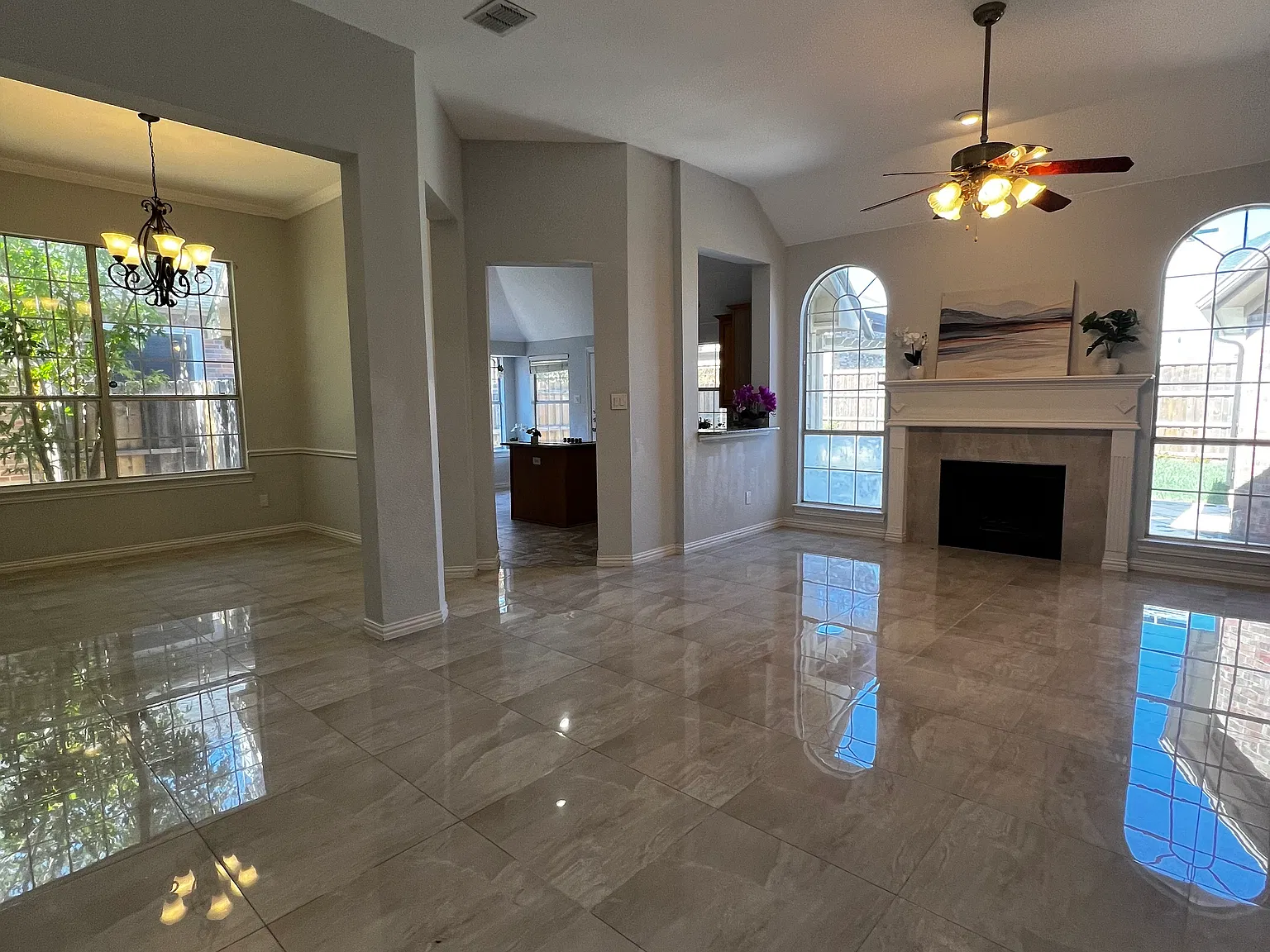 4 bed, 1888 sqft, $2,500 — Photo 3