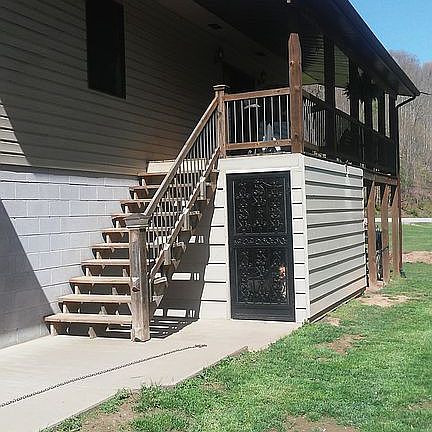 mud room/ walk out basement 
