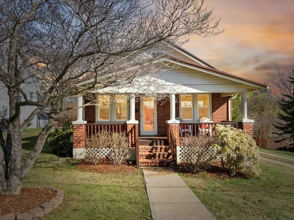 130 13th St NW, Pulaski, VA 24301