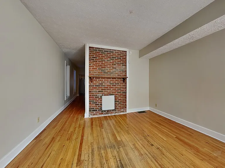 1365 Indianola Ave — Photo 4