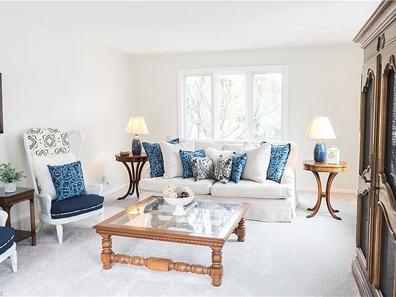 3rd image of 5385 Hallford Cir