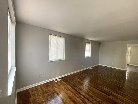 3rd image of 2249 Pervience St