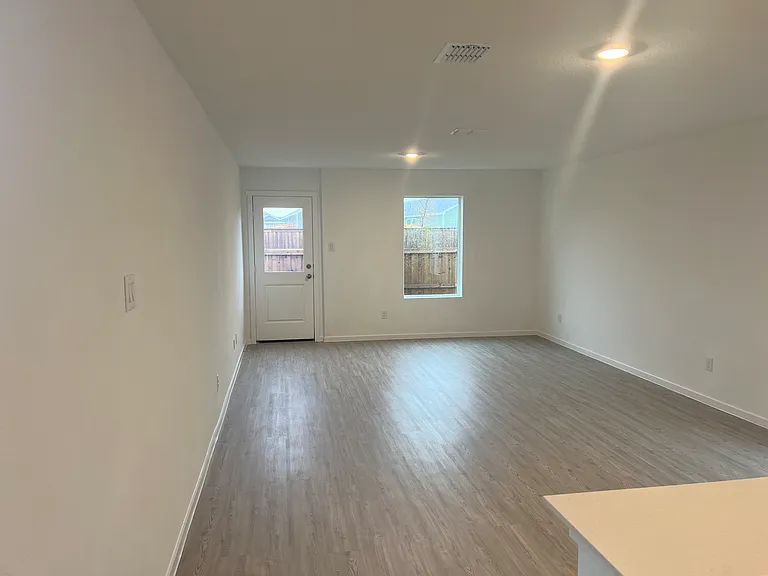 6809 Bramblewood Dr — Photo 5