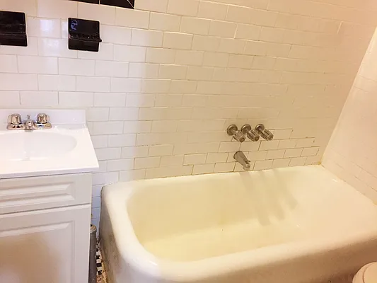 Rented by Realty Collective | media 31