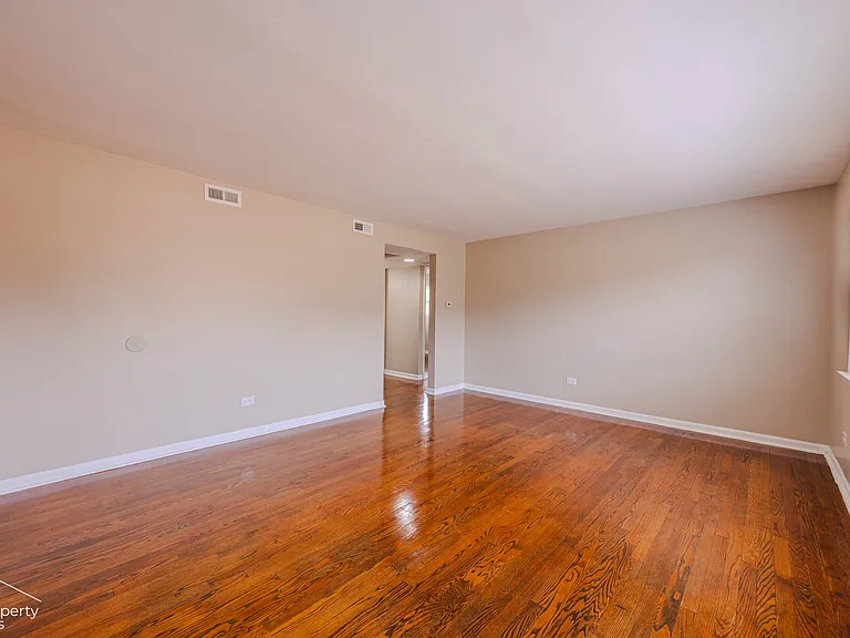 2806 E 76th Pl #3S — Photo 9