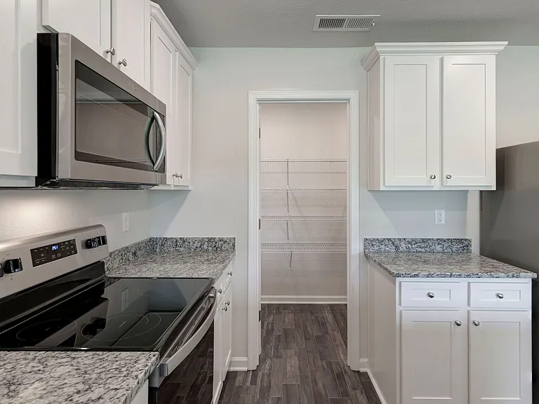 807 Red Berry Ln — Photo 5