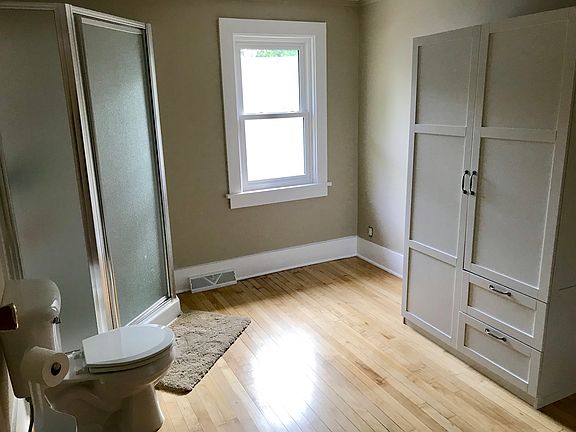 Large upstairs bathroom