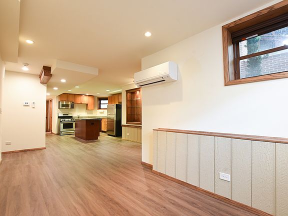 5th image of 3543 N Claremont Ave #G