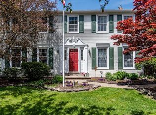 14 Canterbury Trl, Fairport, NY 14450