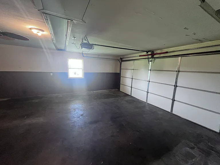 113 Cornwall Ct — Photo 36