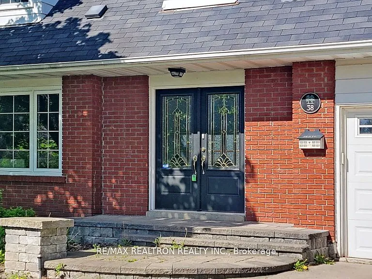 38 Chant Cres — Photo 3