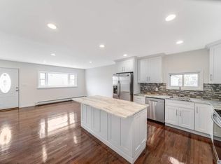 27 Board Pl, West Babylon, NY 11704