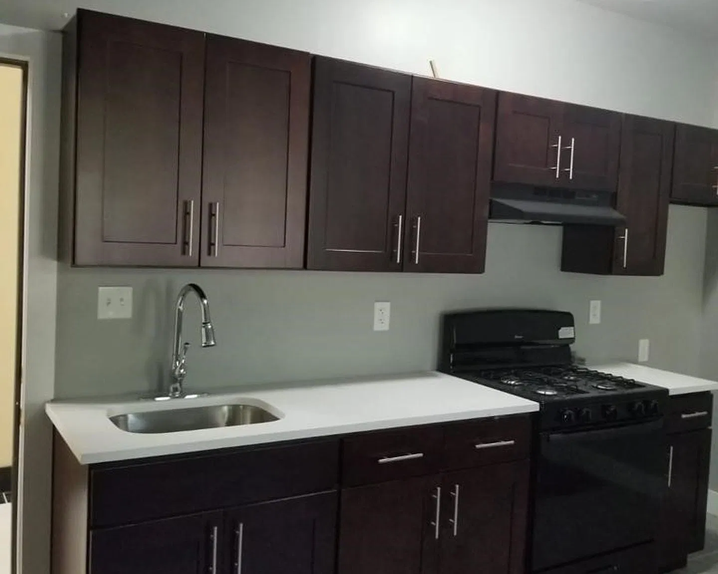 9 Vanderpool Street - Retail - 62 Elizabeth — Photo 1