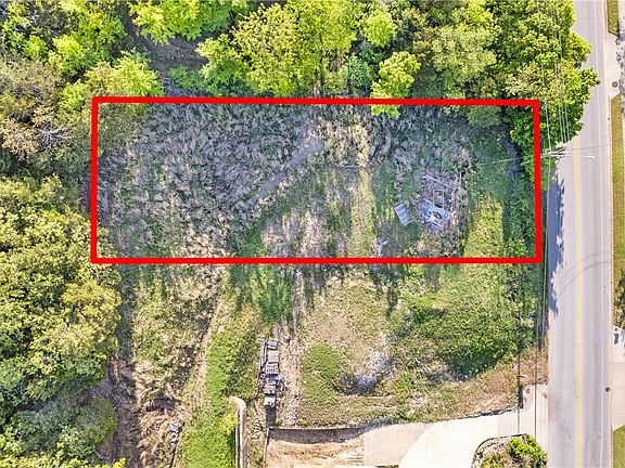 3rd image of 1078 E Huntsville Rd