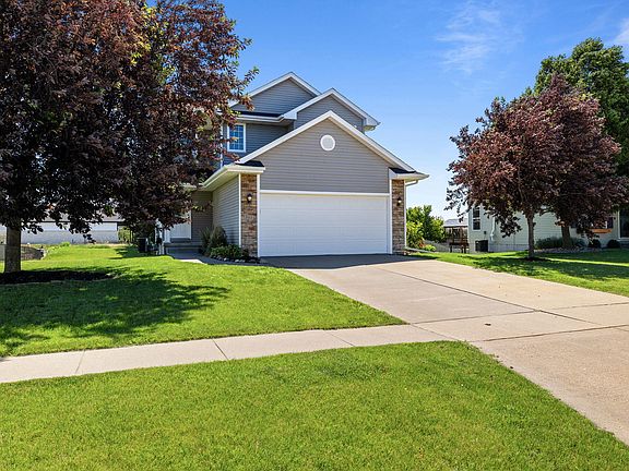 2nd image of 5113 NE Ledgestone Ct