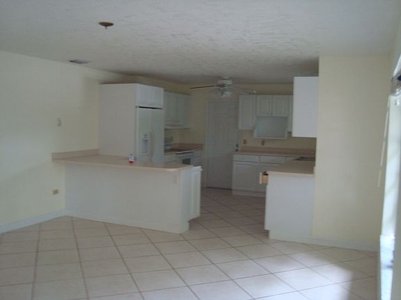 3rd image of 114 Royal Poinciana Blvd