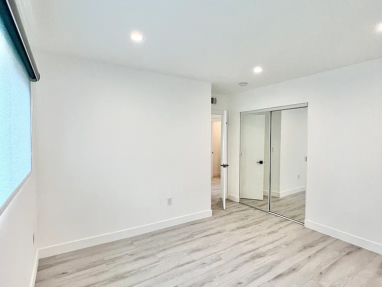 2034 S Garth Ave #A — Photo 16