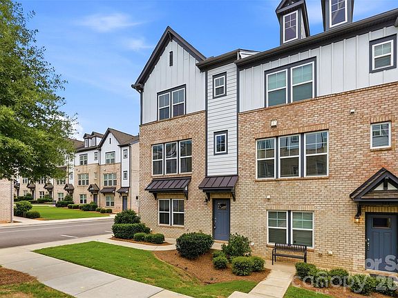 4th image of 604 Tudor Park Way