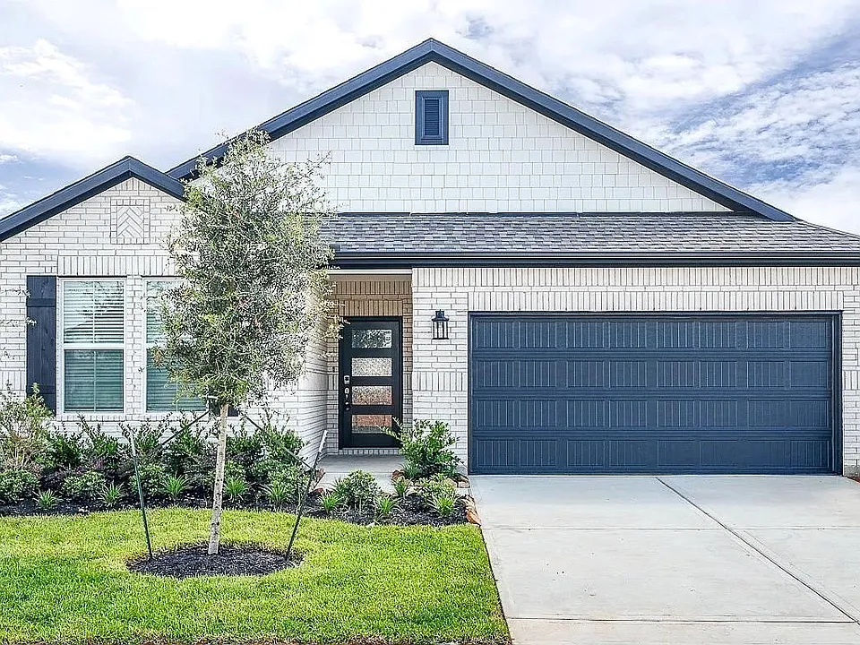 27327 Blue Pool Dr