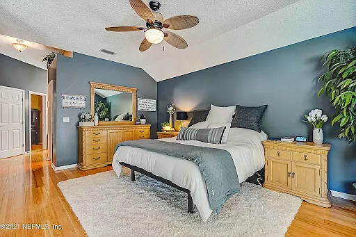 1555 Lakeway Dr — Photo 20