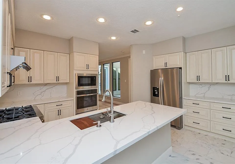 15735 Tanya Cir