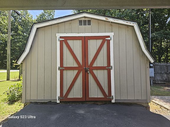 4th image of 1538 Lakeshore Dr