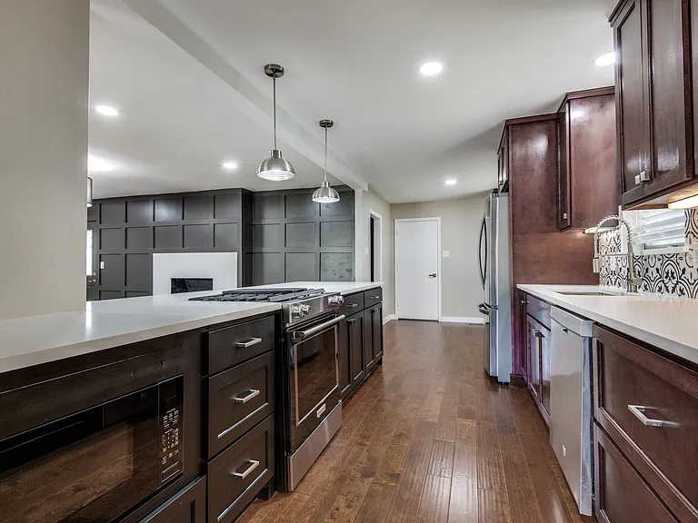 10908 Colbert Way — Photo 6