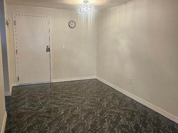 4th image of 25 Longworth Ave Unit 8