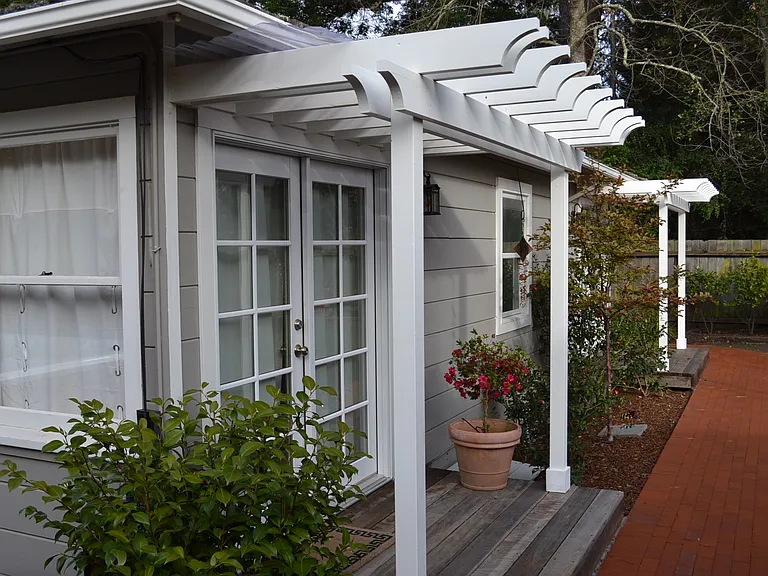 98 Parker Ave — Photo 2