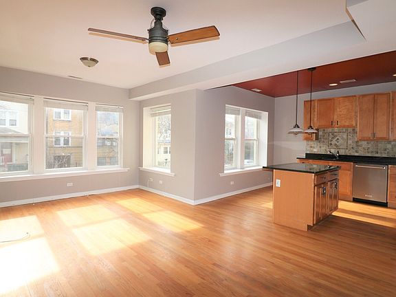 3rd image of 3102 W Leland Ave APT 102