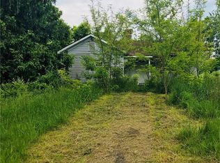 402 Meadville Rd, Davisville, WV 26142