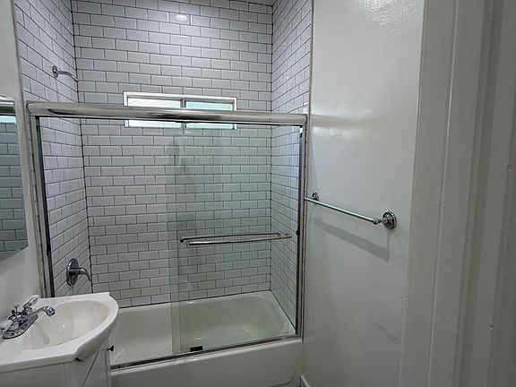 4th image of 842 N Formosa Ave #1022f2488