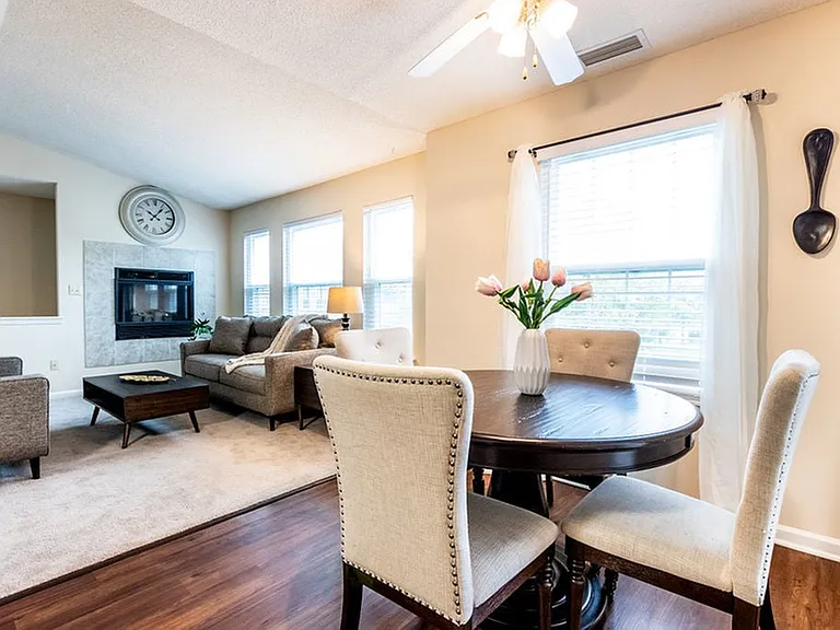 Windsong Place Apartments — Photo 128