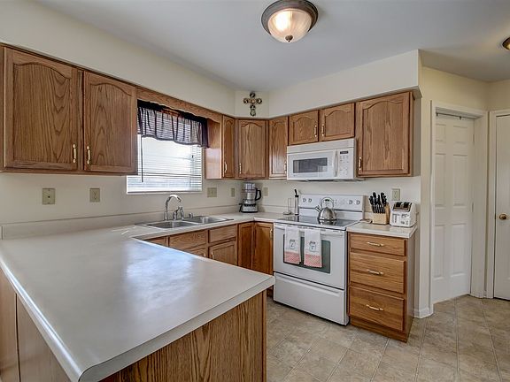 5th image of 10537 Williamswoods Dr
