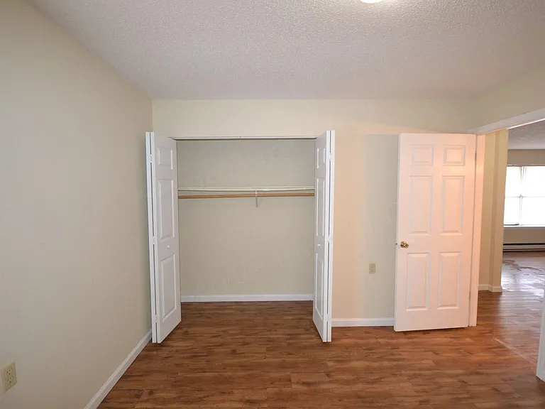912 N Walnut Ave — Photo 3
