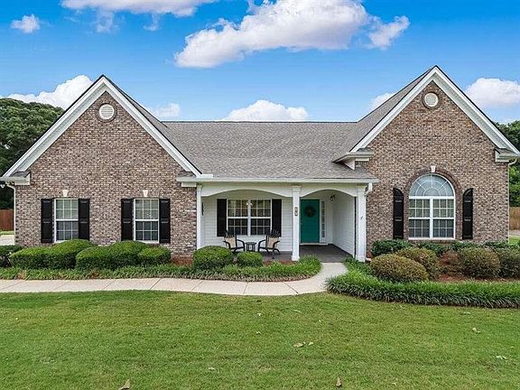 2nd image of 46 Blackjack Oak Dr