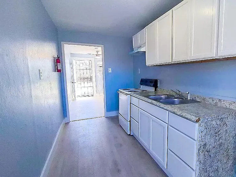 615 Yucca St #4 — Photo 5