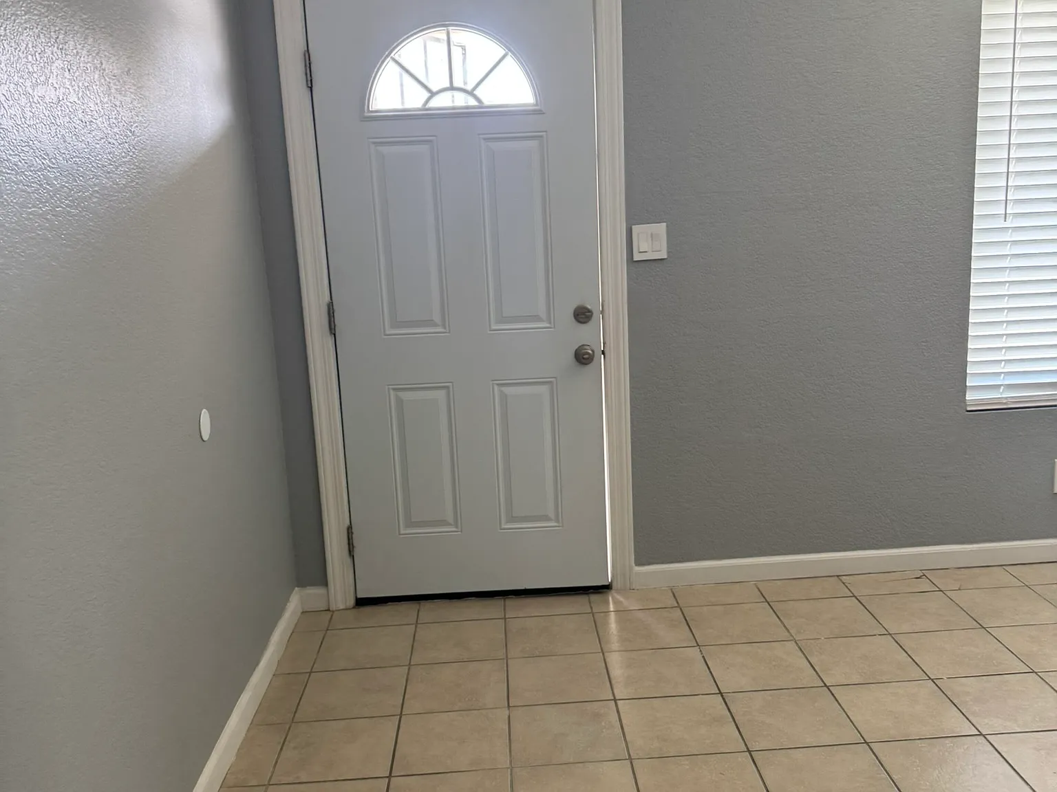 4 bed, 1820 sqft, $2,800 — Photo 2