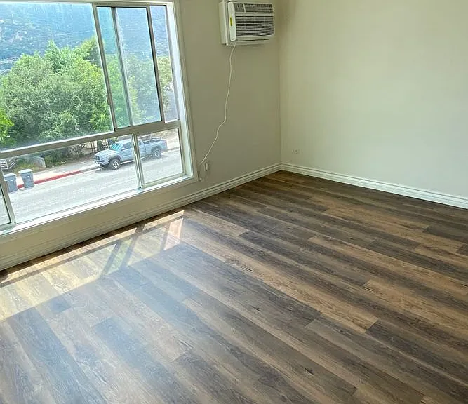 2665 Honolulu Ave — Photo 5