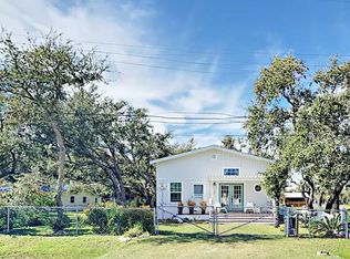 1121 N Fuqua St, Rockport, TX 78382