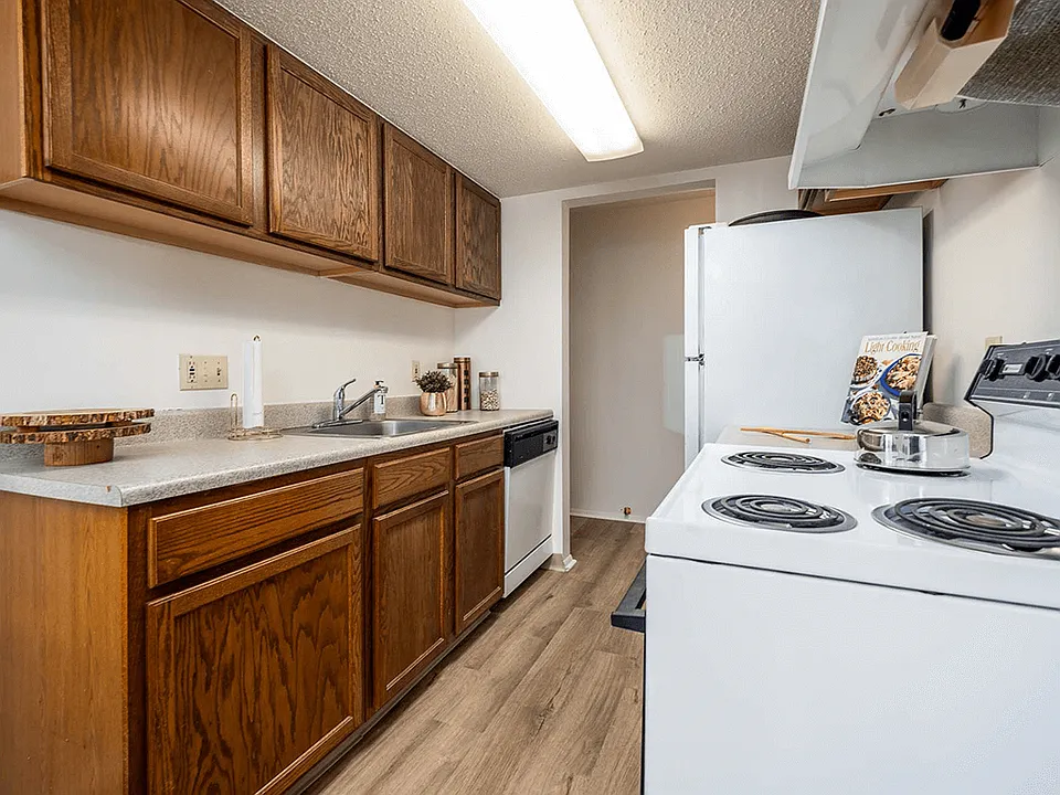Welcome to Tanglewood Apartments & Townhomes