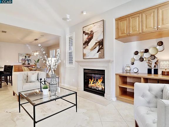 2nd image of 492 N Orinda Ct
