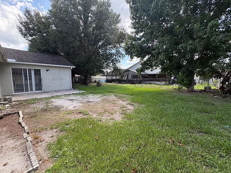 305 Colonade Ct — Photo 23
