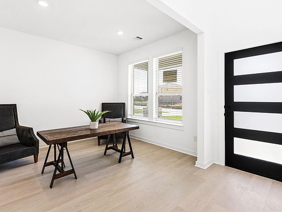 3rd image of 404 Kendall Crest Dr