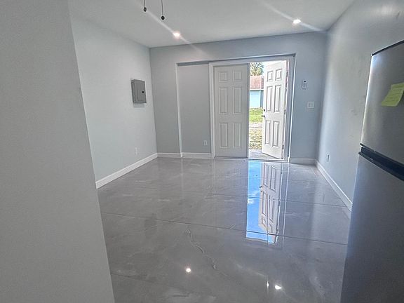 2nd image of 1022 Citrus Ave #A