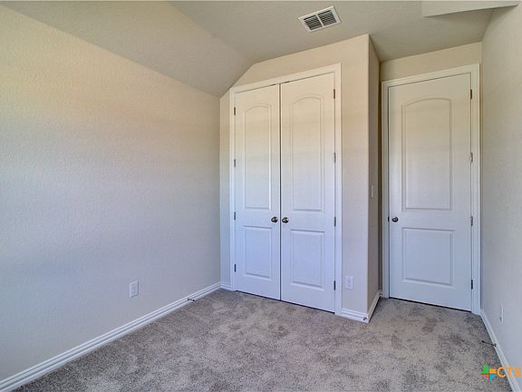 4th image of 833 Saltbush St