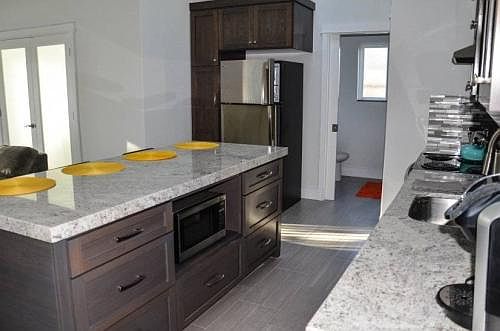 5th image of 163 Tyler Ave
